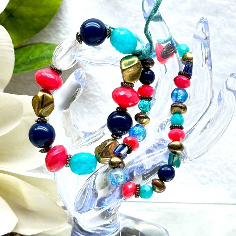 Colorful Beaded Necklace - Picture 3 of 6